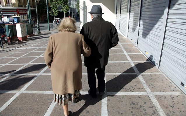 Απίστευτο περιστατικό: 90χρονος μήνυσε την 89χρονη σύζυγό του γιατί τον δέρνει εδώ και 10 χρόνια