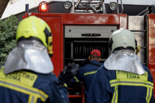 Εύβοια: Φωτιά σε εργοστάσιο στο Βατώντα