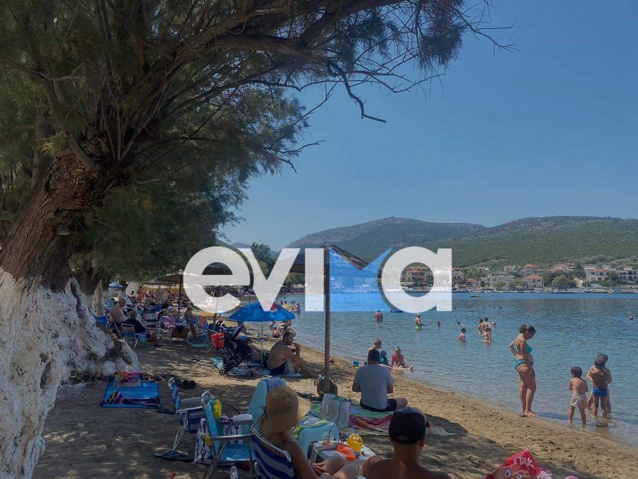 Καύσωνας: Στη θάλασσα για τη δροσιά – «Βούλιαξαν» οι παραλίες της Εύβοιας