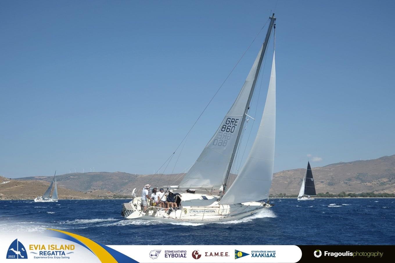 Evia Island Regatta 2022: Έφτασαν τα σκάφη στο λιμάνι του Καράβου (pics)