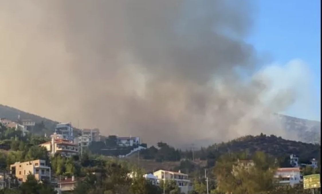 Μήνυμα του 112 για τη φωτιά στο Νταού Πεντέλης