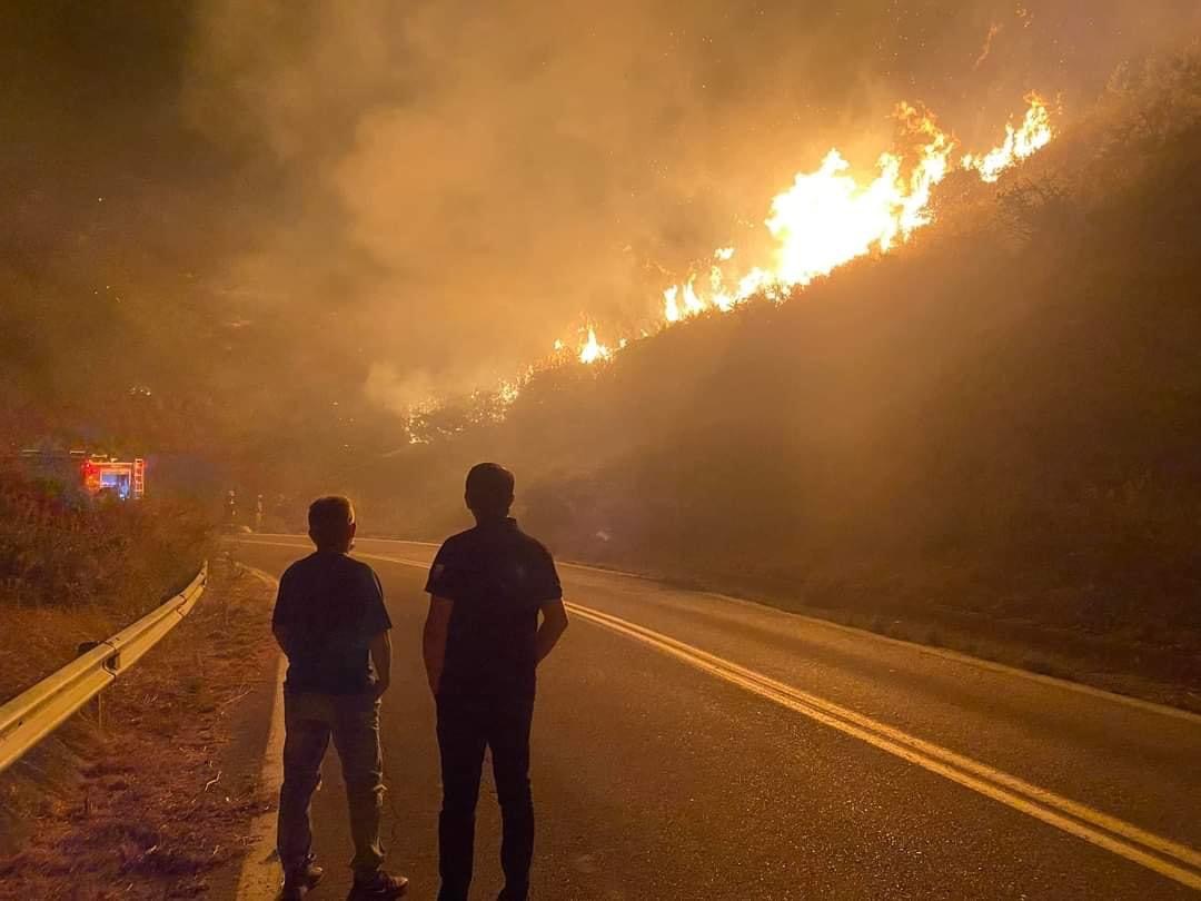 Πύρινος εφιάλτης σε Λέσβο, Έβρο και Μεσσηνία – Μαίνονται οι φωτιές – Σηκώθηκαν το πρωί τα εναέρια μέσα