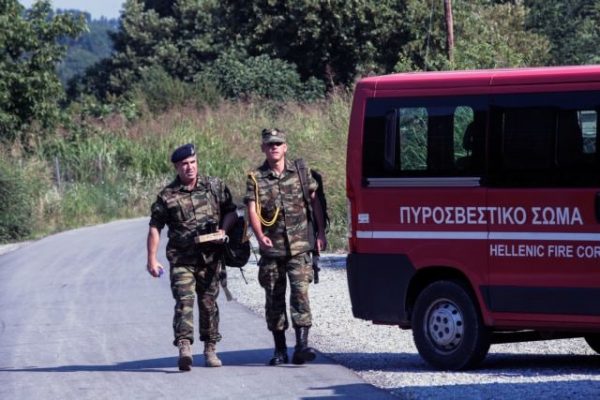 Καβάλα: Δύο σοροί έχουν εντοπιστεί στα συντρίμμια του μοιραίου αεροσκάφους – Έχει ανασυρθεί η μια