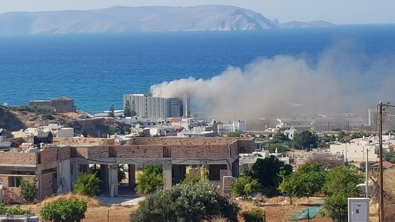 Μεγάλη φωτιά σε ξενοδοχείο στο Ηράκλειο