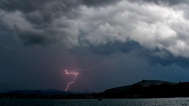 Καιρός: Έρχονται βροχές και καταιγίδες στην Εύβοια