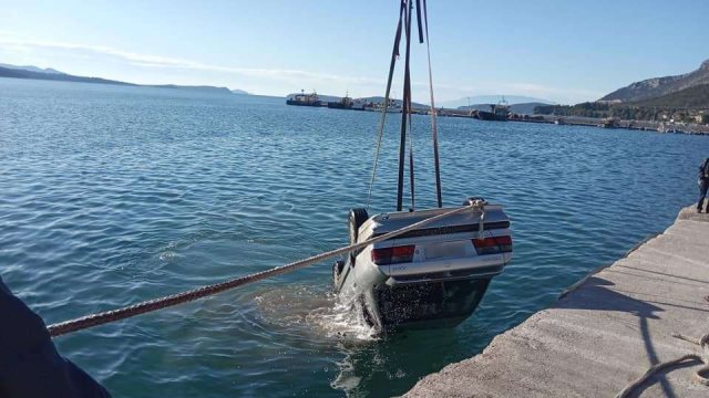 Αυτοκίνητο έπεσε στο λιμάνι, νεκρός ο οδηγός