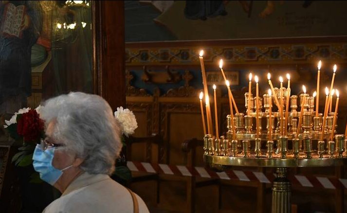 Υπεύθυνος εκκλησίας ζήτησε 120 ευρώ από χήρα για ένα μνημόσυνο