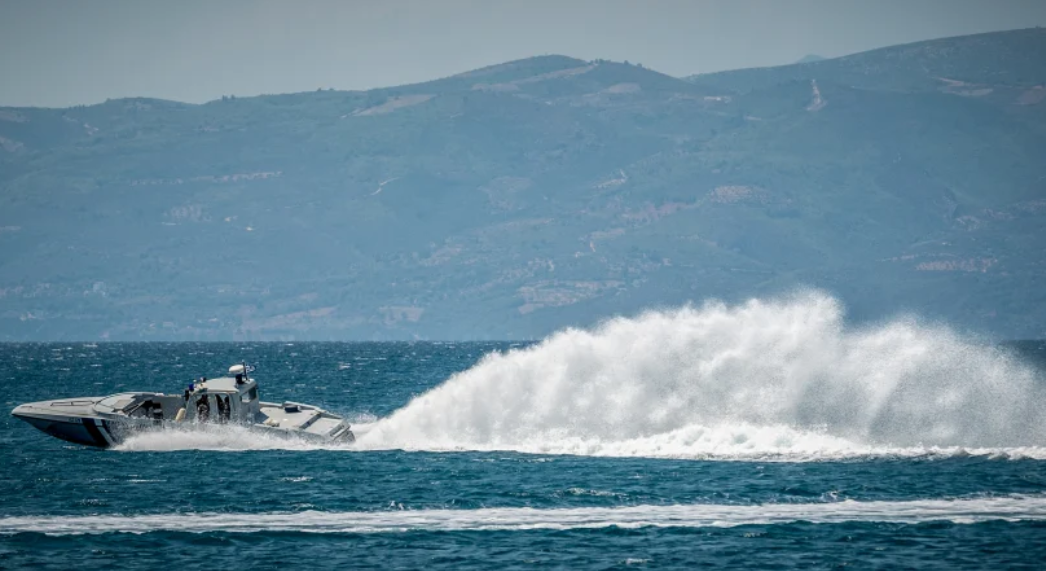 Συνεχίζονται οι έρευνες για τους δύο αγνοούμενους, βούτηξαν μετά από πάρτι γενεθλίων