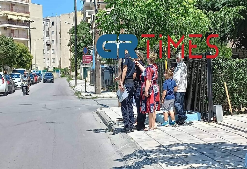 Όχημα έπεσε πάνω σε στάση του ΟΑΣΘ-3 παιδιά στο νοσοκομείο