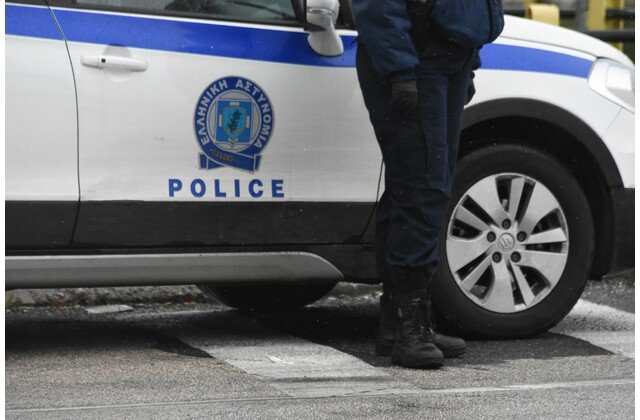 Αδιανόητο περιστατικό στην Αθήνα – Αφγανοί επιχείρησαν να πάρουν τα όπλα από αστυνομικούς