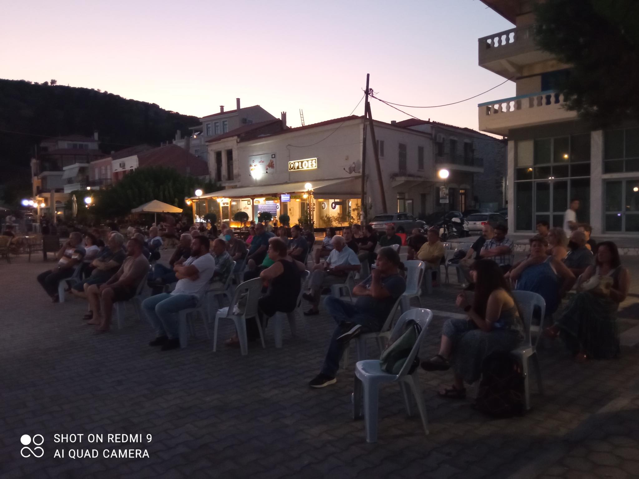 Αλιβέρι: Επιτυχημένη εκδήλωση-βιβλιοπαρουσίαση του ΚΚΕ στον Καραβο