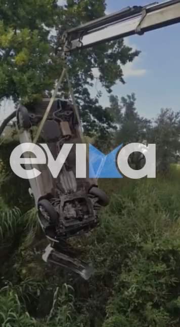 Τροχαίο στη Βόρεια Εύβοια: Αυτοκίνητο έπεσε σε χαντάκι κοντά στους Ωρεούς (pics)
