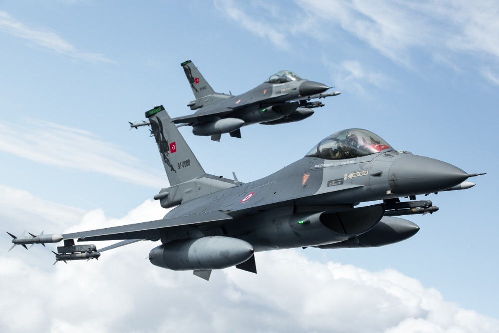 Χυδαία πρόκληση από τους Τούρκους: F-16 παραβίασαν τον εθνικό εναέριο χώρο ανήμερα της Κοιμήσεως της Θεοτόκου