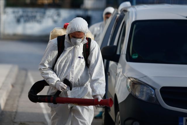 Κορονοϊός: Πώς οι επαναμολύνσεις μπορεί να βλάψουν τον ανθρώπινο οργανισμό