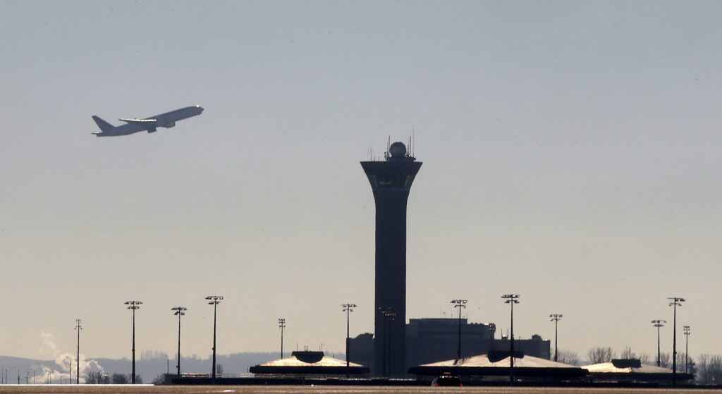 Πιλότος λιποθύμησε εν ώρα πτήσης και το αεροπλάνο προσγειώθηκε στη Θεσσαλονίκη