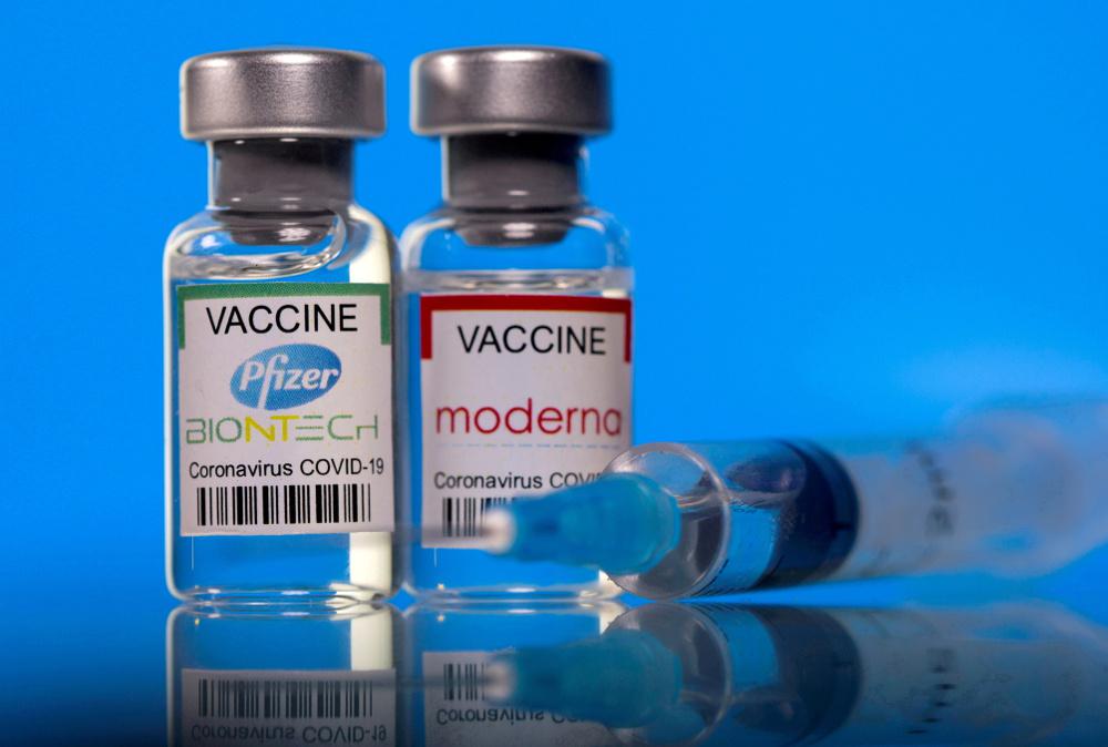 Κορονοϊός: Πήρε την πρώτη έγκριση το εμβόλιο της Moderna κατά της Όμικρον – Πότε αναμένεται στην Ελλάδα