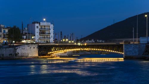 Εύβοια: Κλειστή η γέφυρα του Ευρίπου στη Χαλκίδα την παραμονή του Δεκαπενταύγουστου