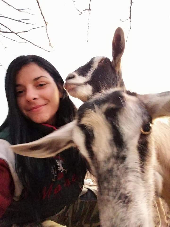 Μαρία Ρέτσα: Η 20χρονη από τα Γαβαλά Ευβοίας εξηγεί τους λόγους που διάλεξε να γίνει κτηνοτρόφος