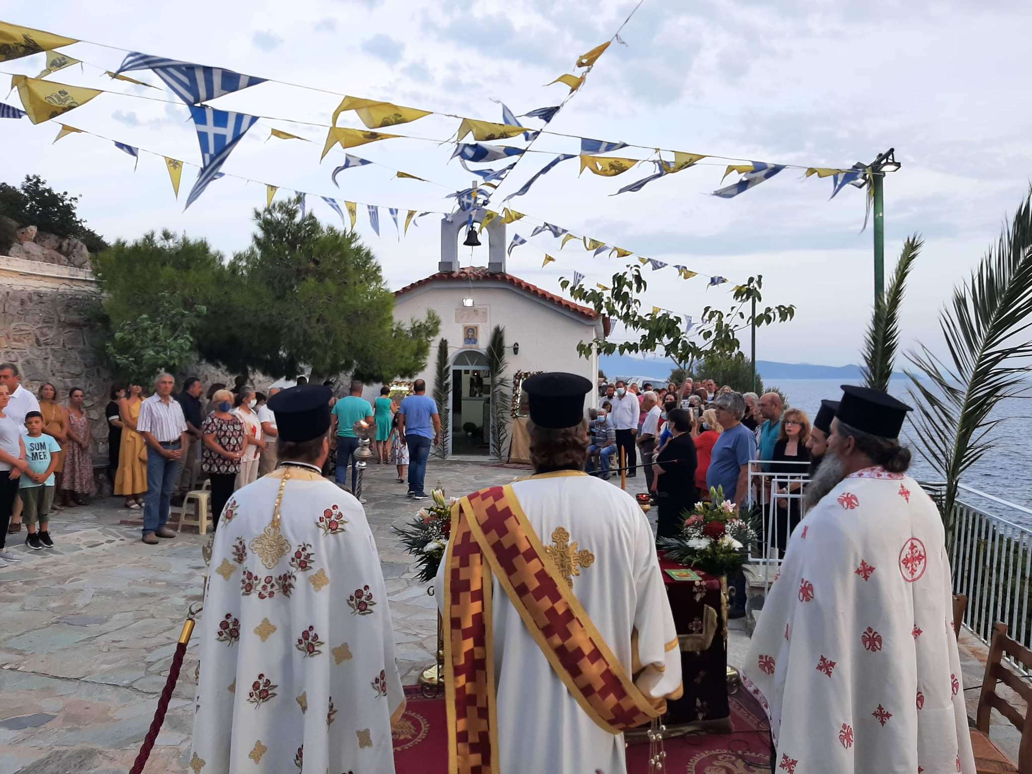 Με λαμπρότητα ο εσπερινός της εορτής της Κοίμησης της Θεοτόκου στην Κακιά Σκάλα Αλιβερίου