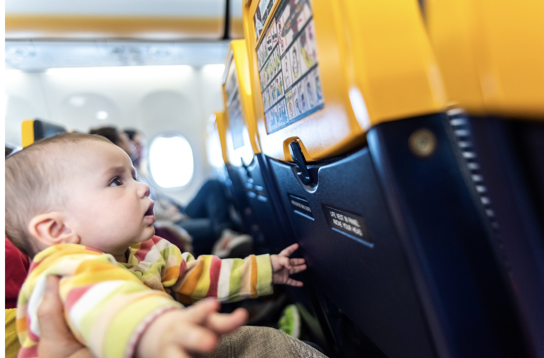 Αξίζει να ταξιδέψετε με αεροπλάνο μαζί με ένα παιδί;