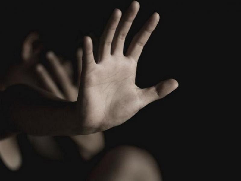 Σοκ: 23χρονη κατήγγειλε τον σύντροφό της για βιασμό και απειλές – Βιντεοσκοπούσε τις άρρωστες πράξεις του