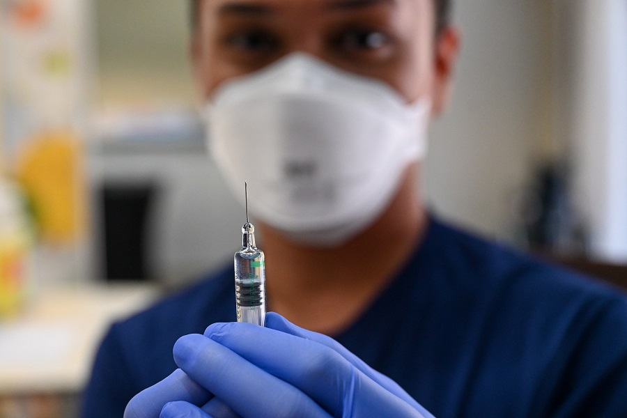 Κορονοϊός: Άνοιξε η πλατφόρμα για τα επικαιροποιημένα εμβόλια – Ποιοι και πότε πρέπει να τα κάνουν