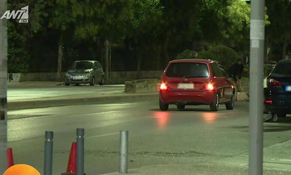 Βίντεο που κόβει την ανάσα: Αυτοκίνητο παρασύρει γυναίκα σε live μετάδοση