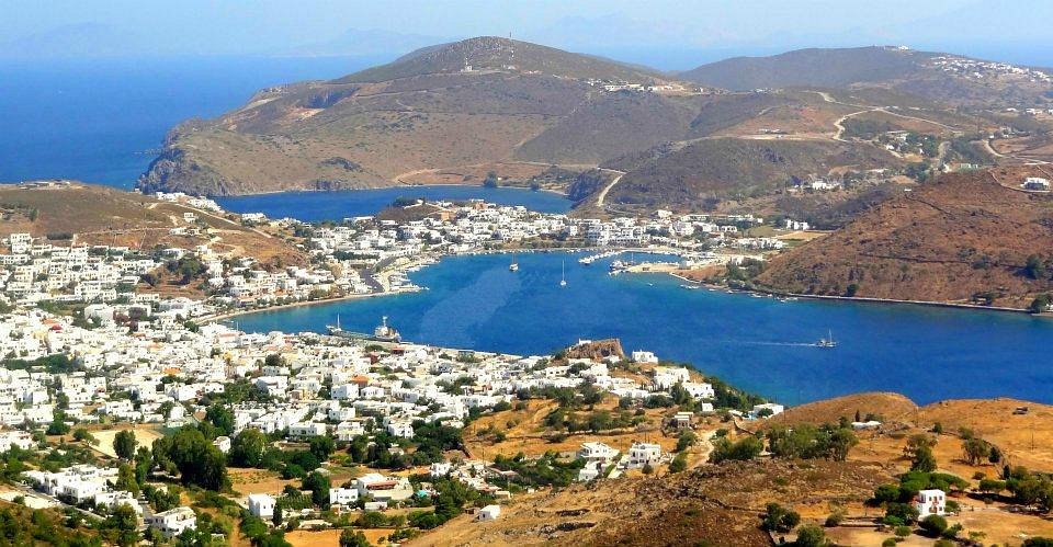 «Συνεχίστε τις διακοπές σας»- Τα 10 ελληνικά νησιά που προτείνουν οι Τimes για χαλάρωση