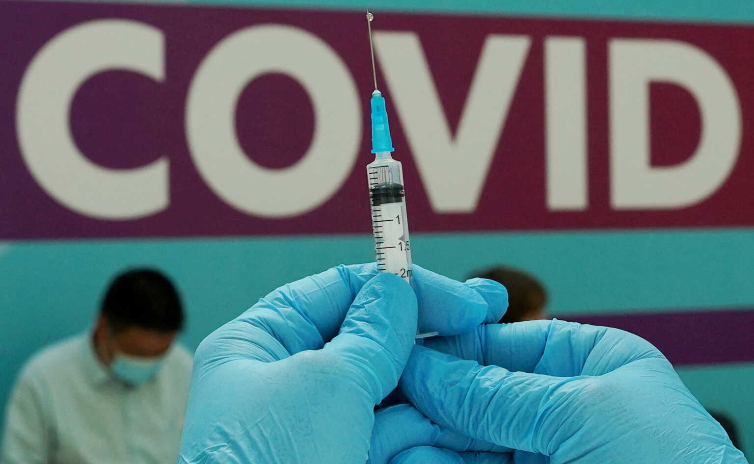 Κορονοϊός – Εμβόλια κατά της μετάλλαξης Όμικρον: Έρχονται οι επικαιροποιημένες δόσεις για το φθινόπωρο