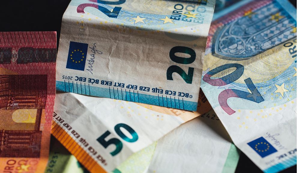 Πώς θα λάβετε το νέο επίδομα 300 ευρώ της ΔΥΠΑ για ανέργους
