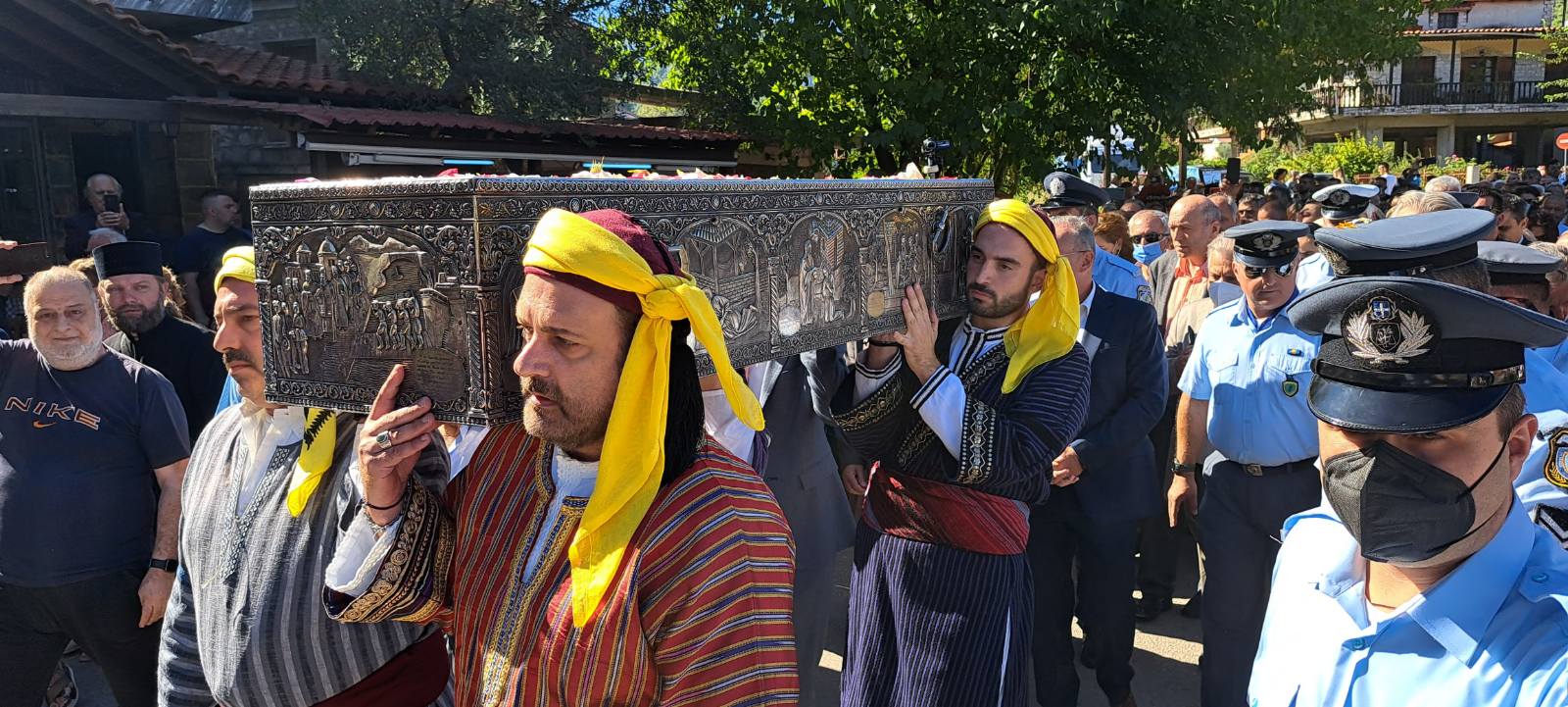Βόρεια Εύβοια: H λιτανεία του σεπτού σκηνώματος του Αγίου στο Νέο Προκόπιο