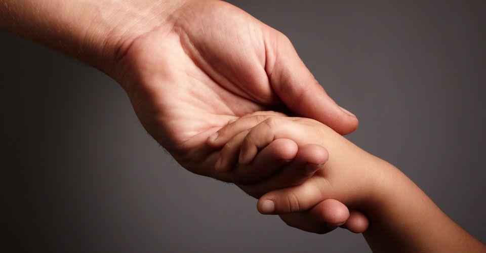 Εύβοια: Κραυγή βοήθειας από μητέρα με δύο παιδιά – Μονογονεϊκή οικογένεια στερείται τα απαραίτητα