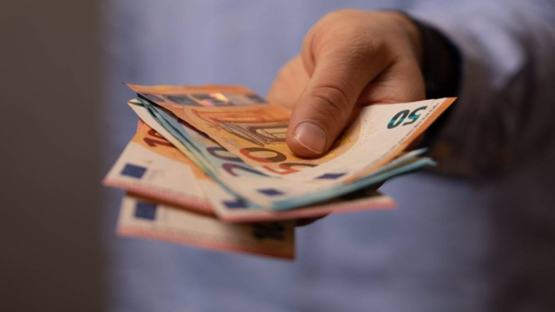 «Τρέχουν» ακόμα οι αιτήσεις για το επίδομα των 500 ευρώ- Τι πρέπει να ξέρετε