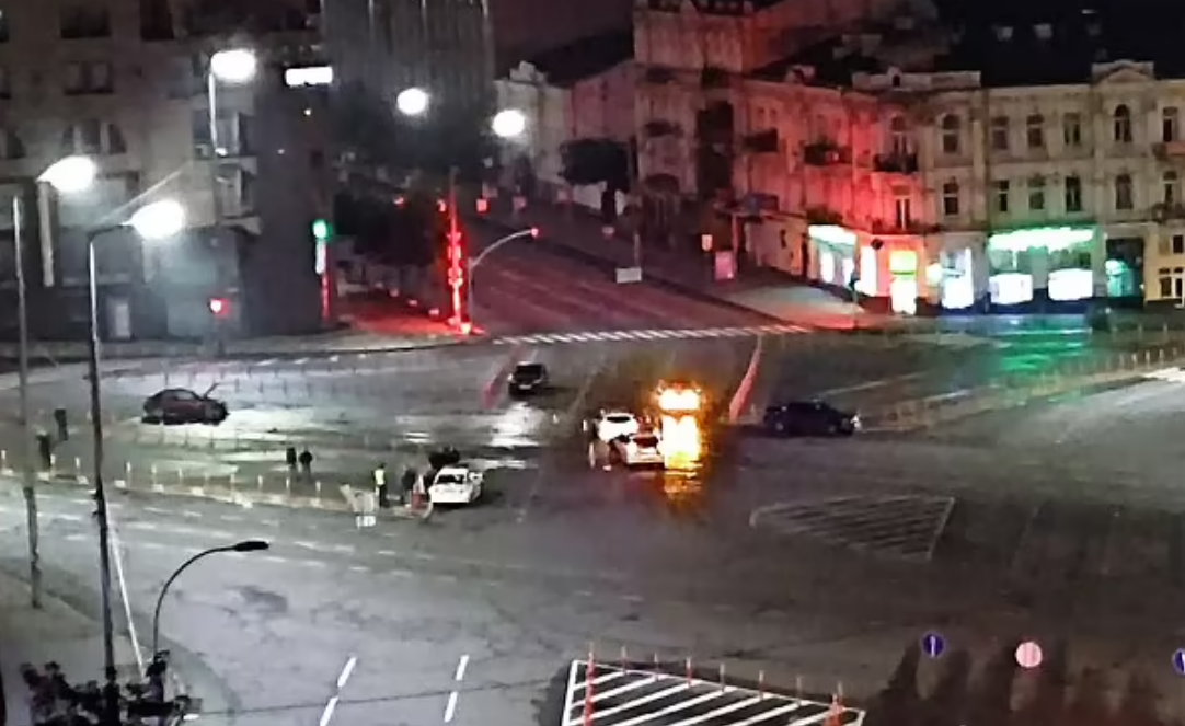 Στη δημοσιότητα βίντεο από το τροχαίο του Ζελένσκι – Σχεδόν διαλυμένο το άλλο αυτοκίνητο
