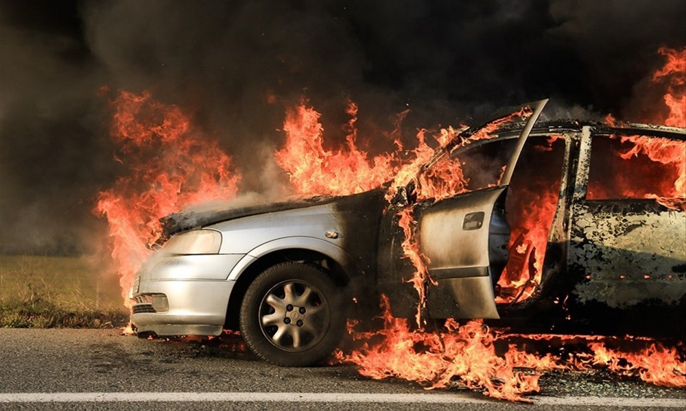 Αυτοκίνητο πήρε φωτιά – Απανθρακώθηκε ο οδηγός