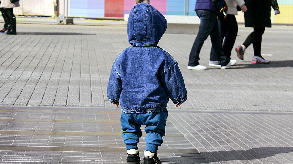 Ανατριχίλα: Πατέρας καταγγέλλει πως παιδικός σταθμός ξέχασε το δίχρονο παιδί του στον δρόμο