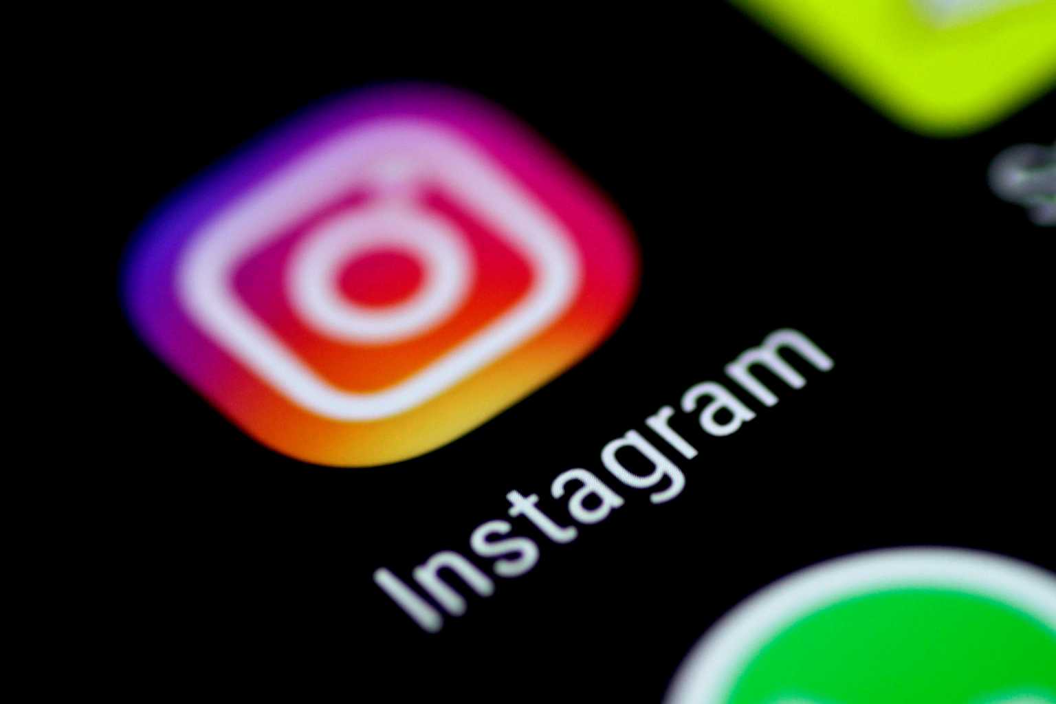 Έπεσε το Instagram – Χιλιάδες χρήστες καταγγέλλουν ότι τους «έριξαν» τους λογαριασμούς