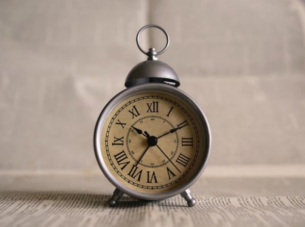 Αλλαγή ώρας: «Παγώνει» η απόφαση για κατάργηση, πότε γυρίζει το ρολόι