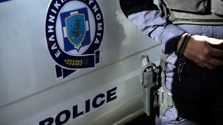 Σύλληψη 2 αστυνομικών για τον βιασμό 19χρονης μέσα σε αστυνομικό τμήμα