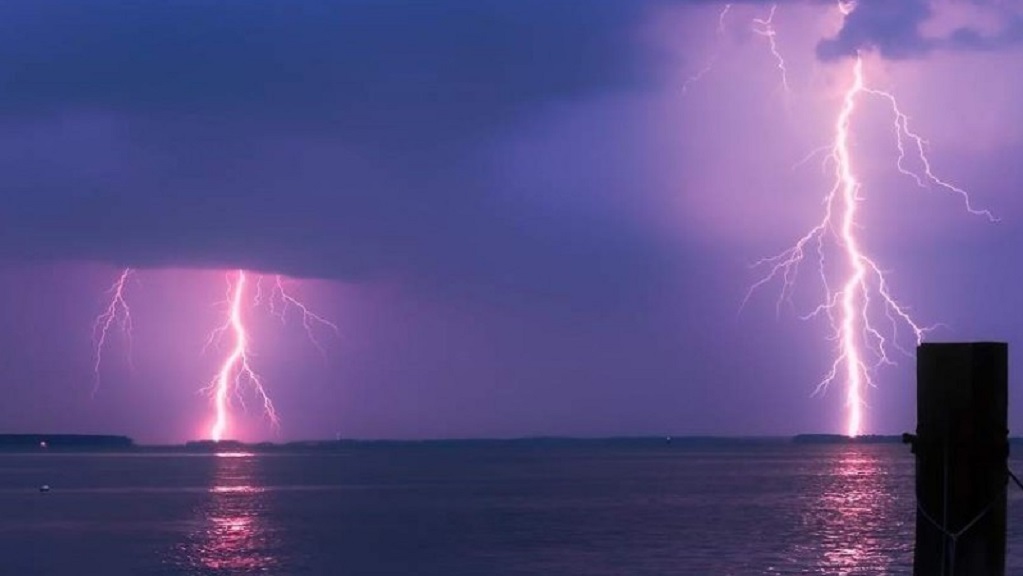 Εύβοια – Καιρός: Παρασκευή με καταιγίδες και χαλάζι – Κίνδυνος για πλημμυρικά φαινόμενα