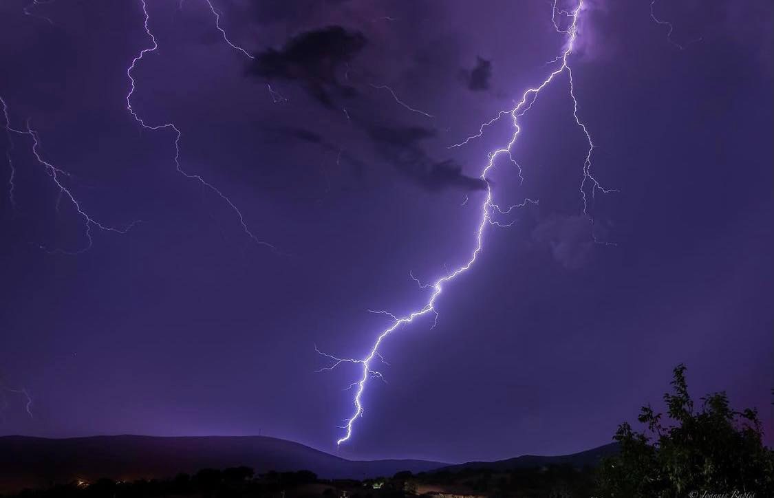 Νέο Έκτακτο από την ΕΜΥ: «Έρχονται» ισχυρές καταιγίδες με κεραυνούς και χαλάζι από σήμερα το βράδυ στην Εύβοια
