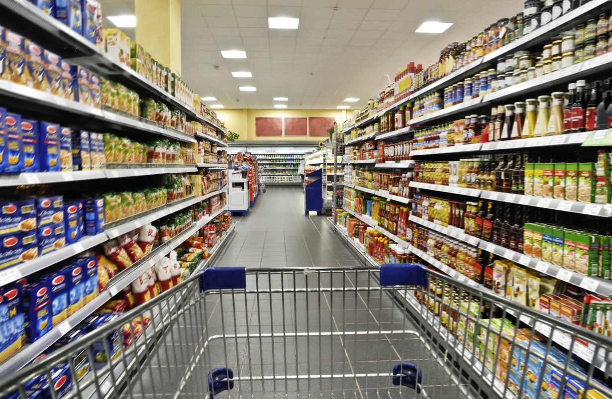Σπατάλη τροφίμων: Γιατί αλλάζουν οι ετικέτες στα προϊόντα των σουπερ μάρκετ