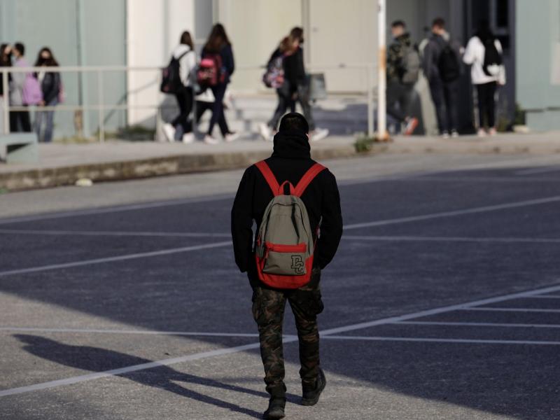 Βουλευτής ΝΔ φέρεται να απείλησε καθηγητή για τους χαμηλούς βαθμούς που έβαζε στο παιδί του