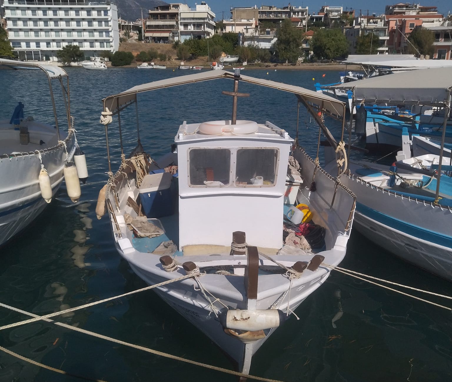Εύβοια: Ανάστατοι οι ιδιοκτήτες σκαφών στην Αμάρυνθο -Κλέβουν αντικείμενα από βάρκες