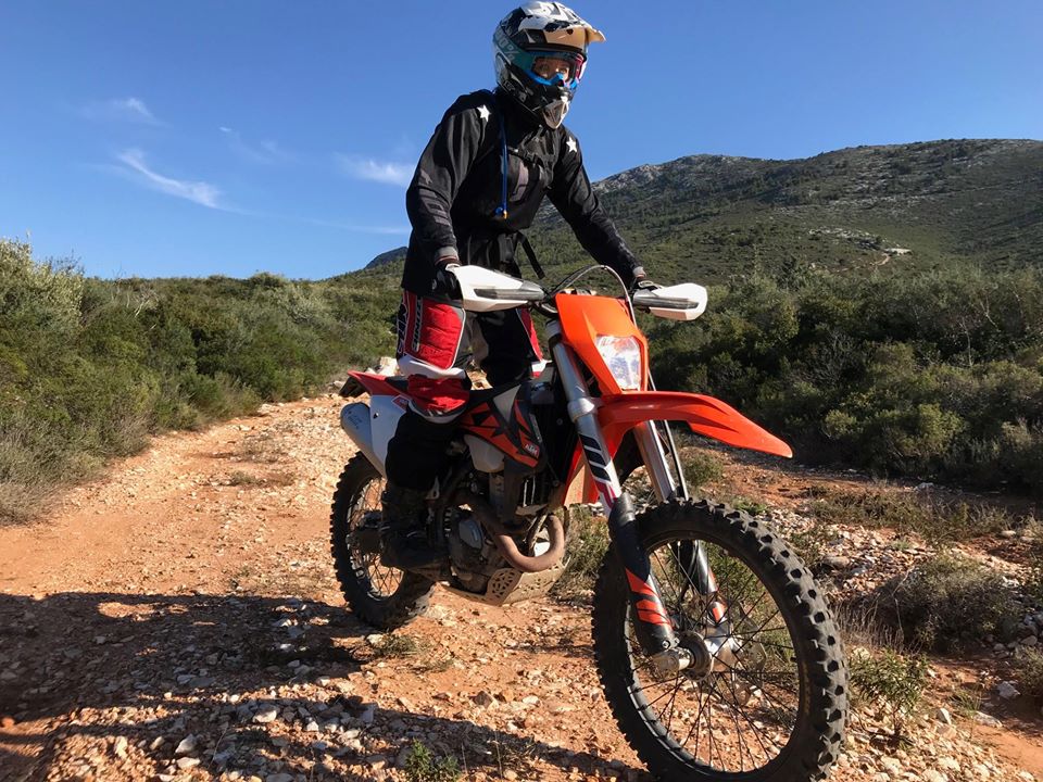 Εύβοια: Βόλτα στις Κονίστρες με μηχανές Enduro – Υπέροχες εικόνες