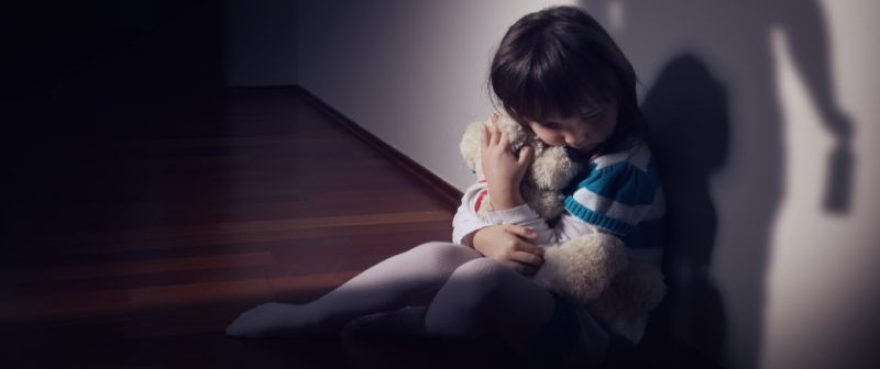 «Μην αφήνετε τα παιδιά να κοιμούνται σε ξένα σπίτια»: Προειδοποίηση Σφακιανάκη προς τους γονείς