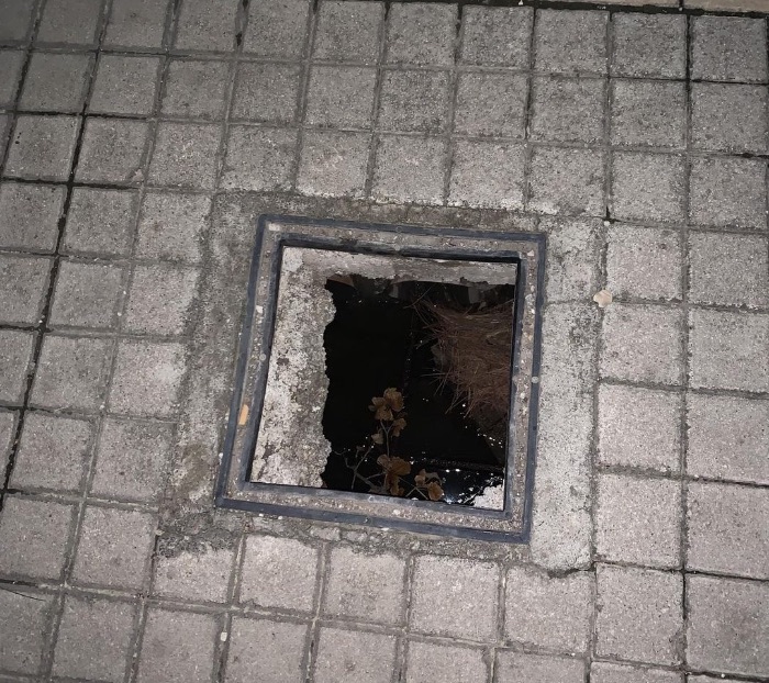 Εύβοια: Μεγάλη προσοχή στους πεζούς – Επικίνδυνη τρύπα στο κέντρο της Χαλκίδας