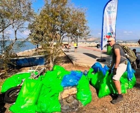 Εύβοια: Μεγάλη δράση καθαρισμού της παραλίας Βαθέως στην Αυλίδα