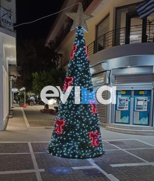 Εύβοια: «Μύρισαν» Χριστούγεννα σε Αλιβέρι και Κάραβο (pics)