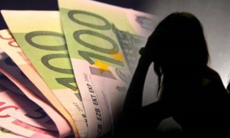 Εφοριακός κατηγορείται ότι υπεξαίρεσε 320.000 ευρώ, τώρα καλείται να πληρώσει 13.000 ευρώ